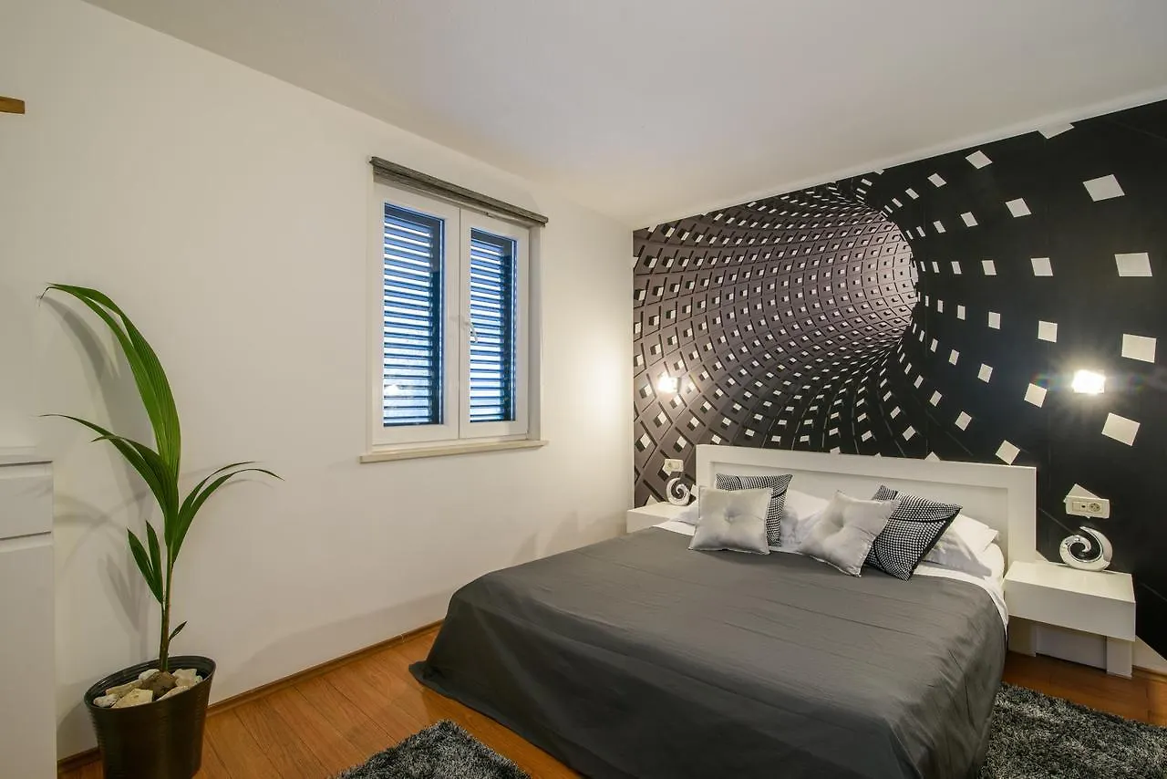 Villa Jidro Trogir 3*,  Croatia